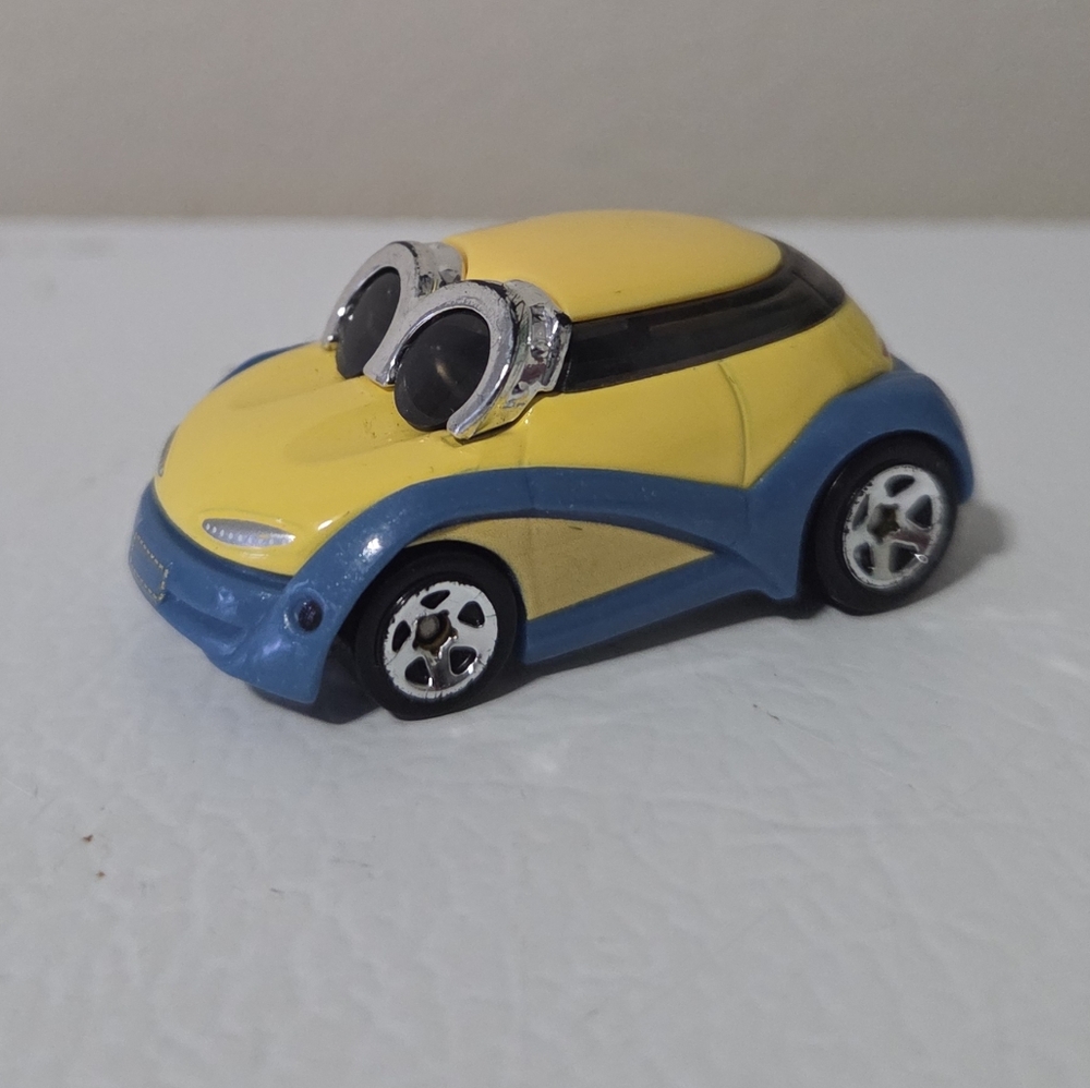 Hot Wheels Minion Jerry character car.